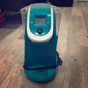Keurig 2.0 (Teal/turquoise) with K Cup holder